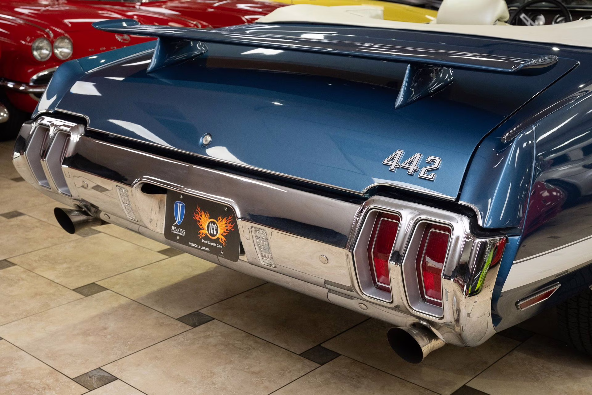 1970 Blue Metallic Oldsmobile Cutlass