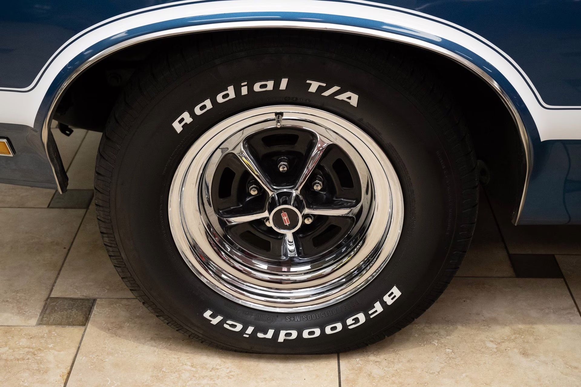 1970 Blue Metallic Oldsmobile Cutlass