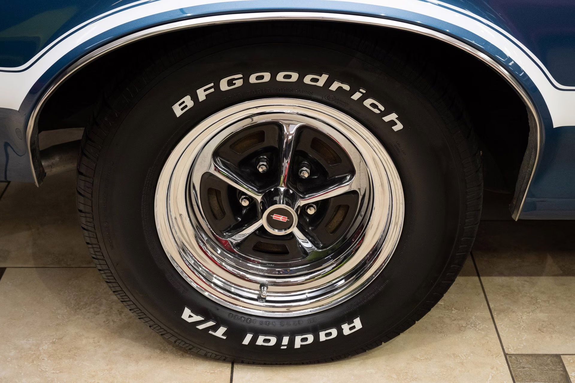 1970 Blue Metallic Oldsmobile Cutlass