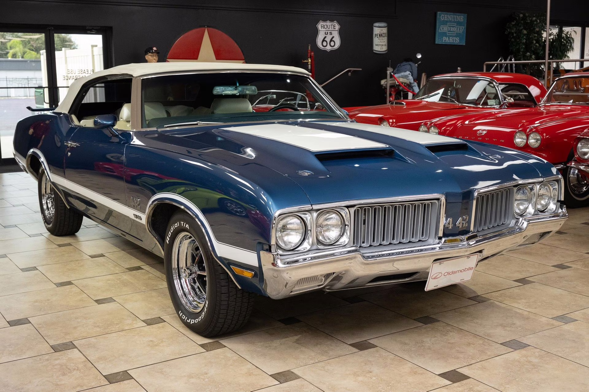 1970 Blue Metallic Oldsmobile Cutlass