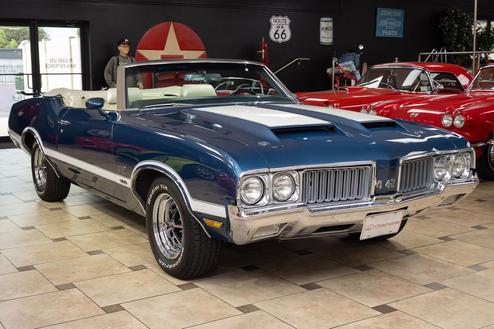 1970 Blue Metallic Oldsmobile Cutlass