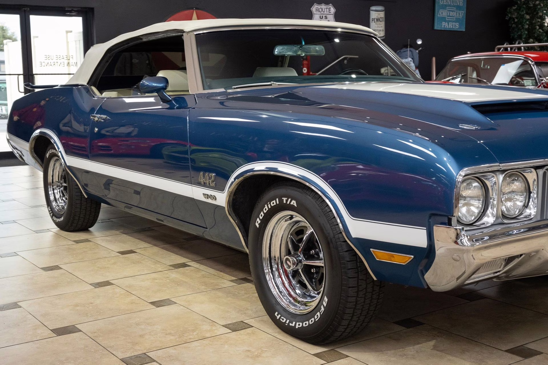 1970 Blue Metallic Oldsmobile Cutlass