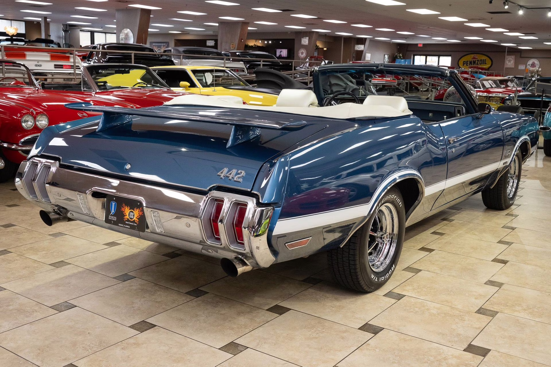 1970 Blue Metallic Oldsmobile Cutlass