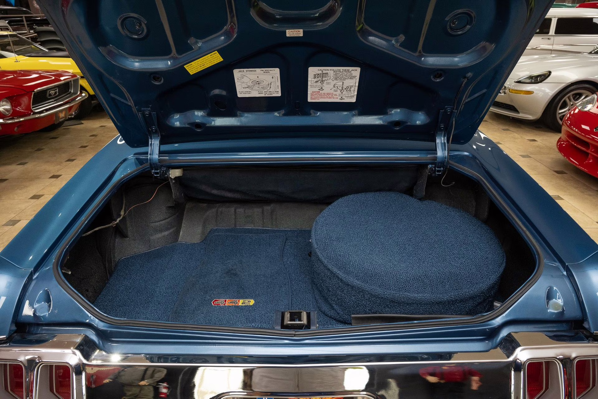 1970 Blue Metallic Oldsmobile Cutlass