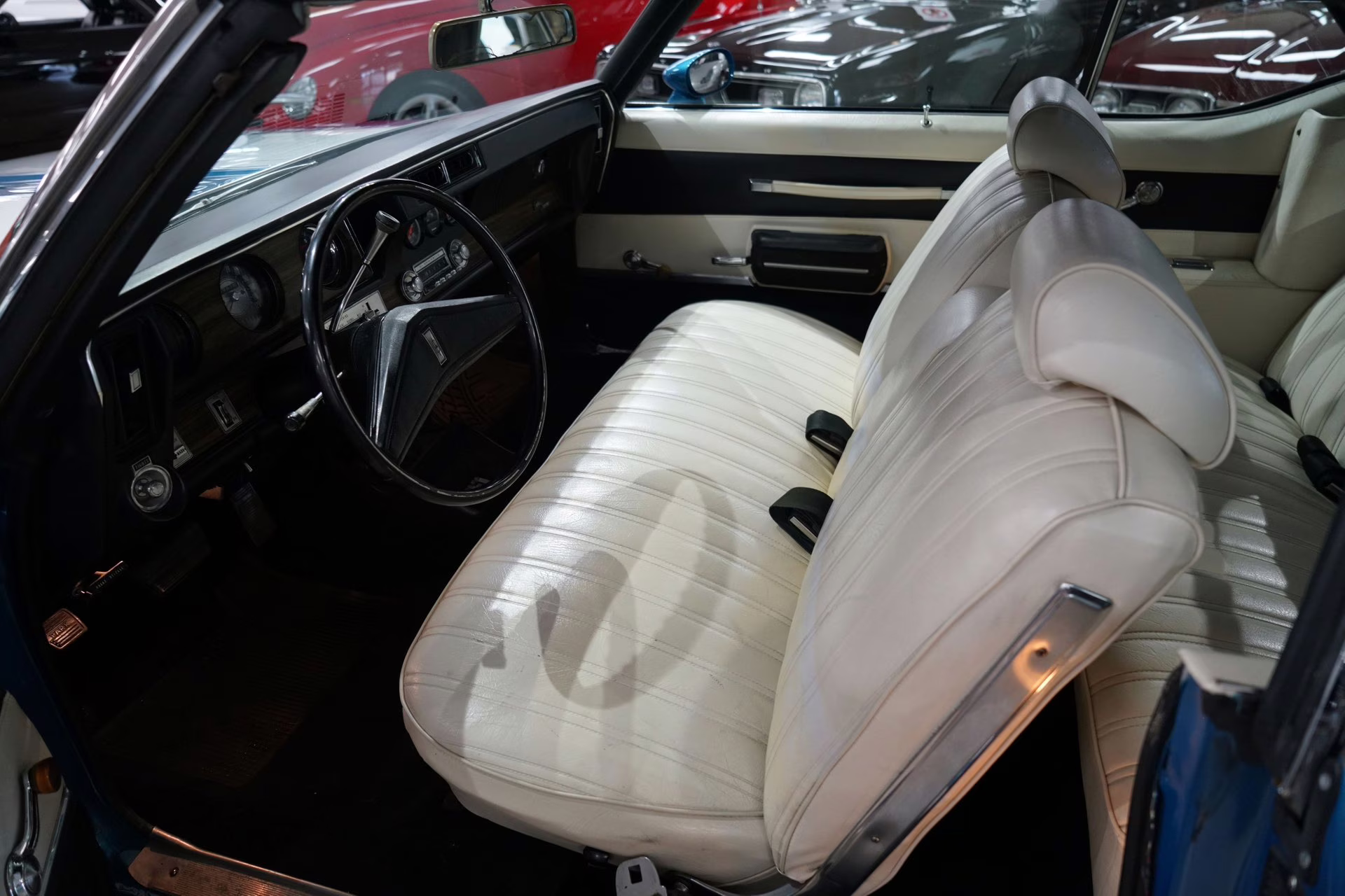 1971 Viking Blue Poly Oldsmobile Cutlass