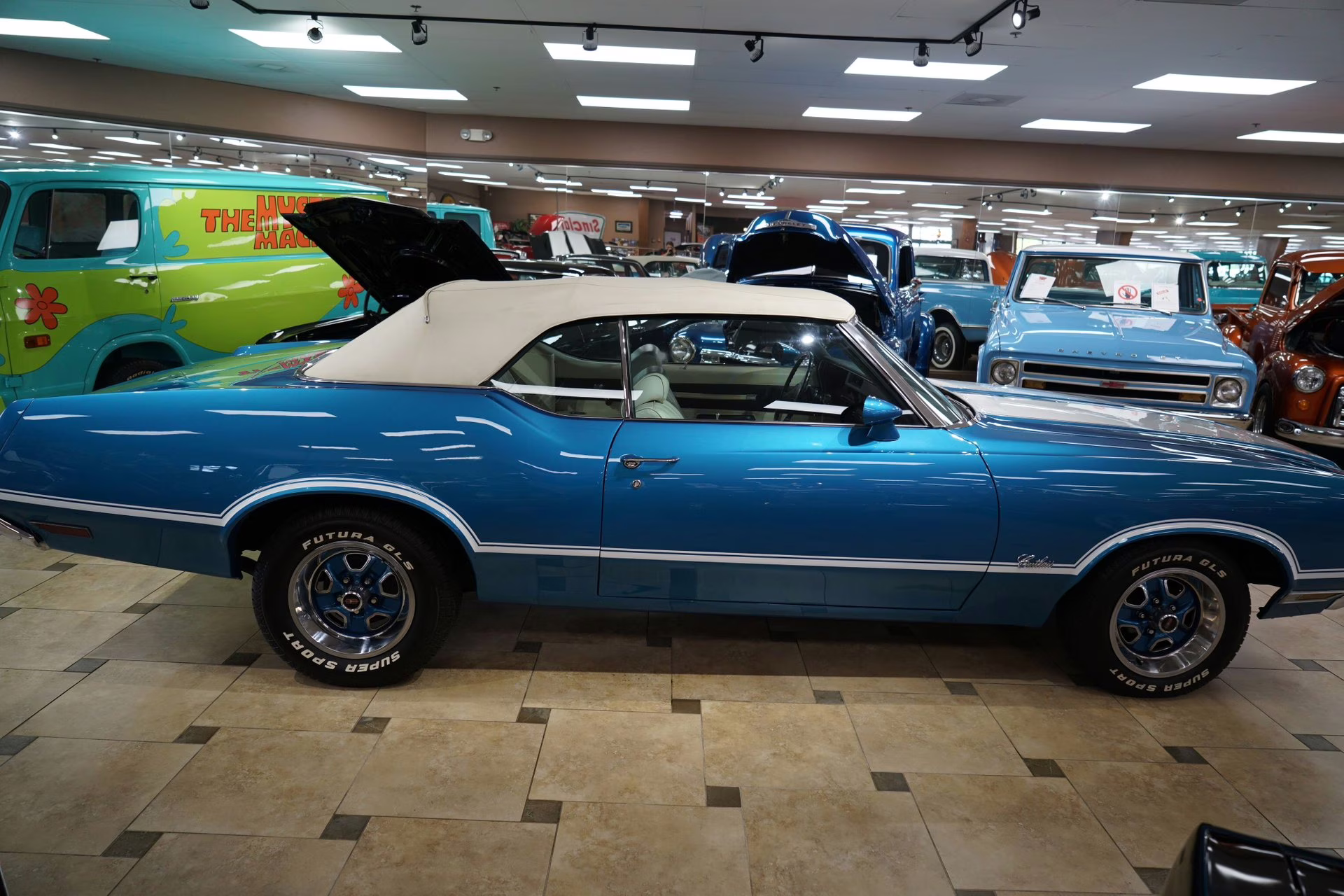 1971 Viking Blue Poly Oldsmobile Cutlass