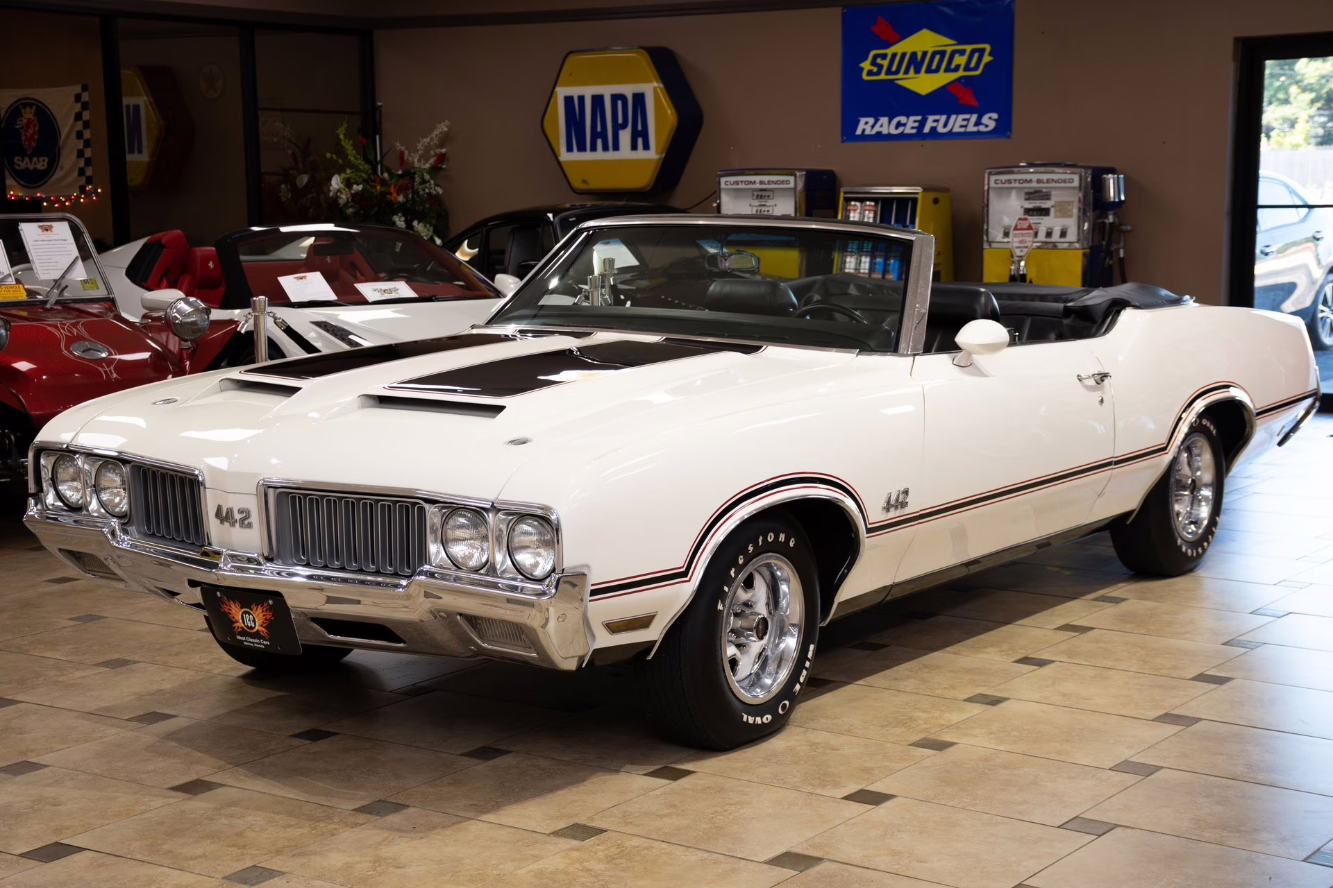 1970 Porcelain White Oldsmobile 442
