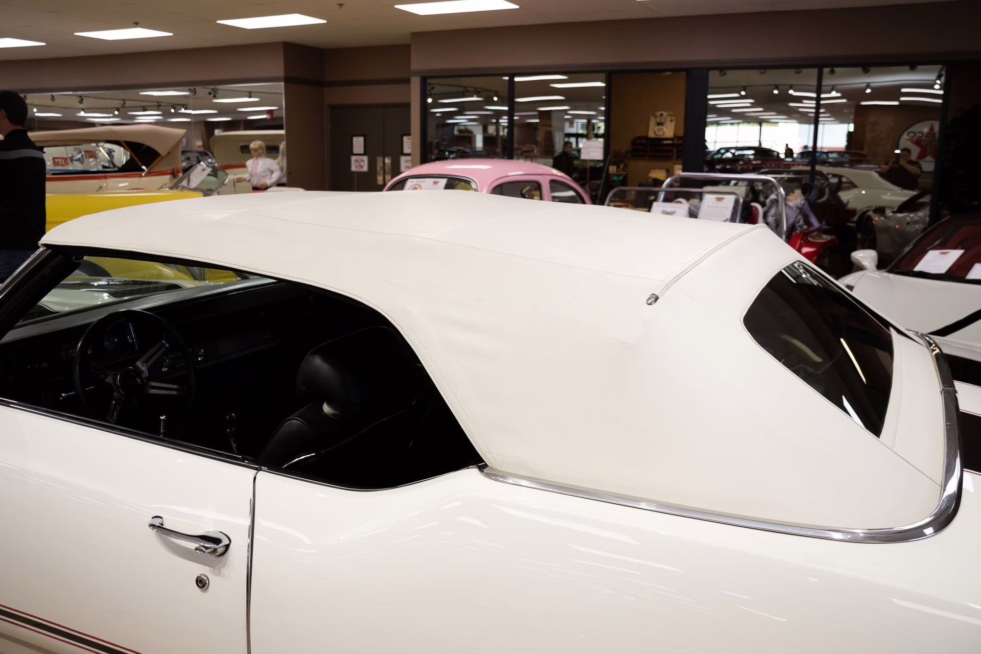 1970 Porcelain White Oldsmobile 442