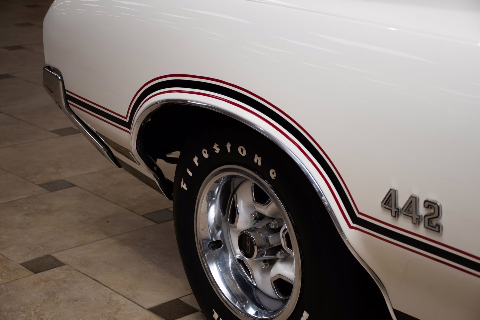 1970 Porcelain White Oldsmobile 442