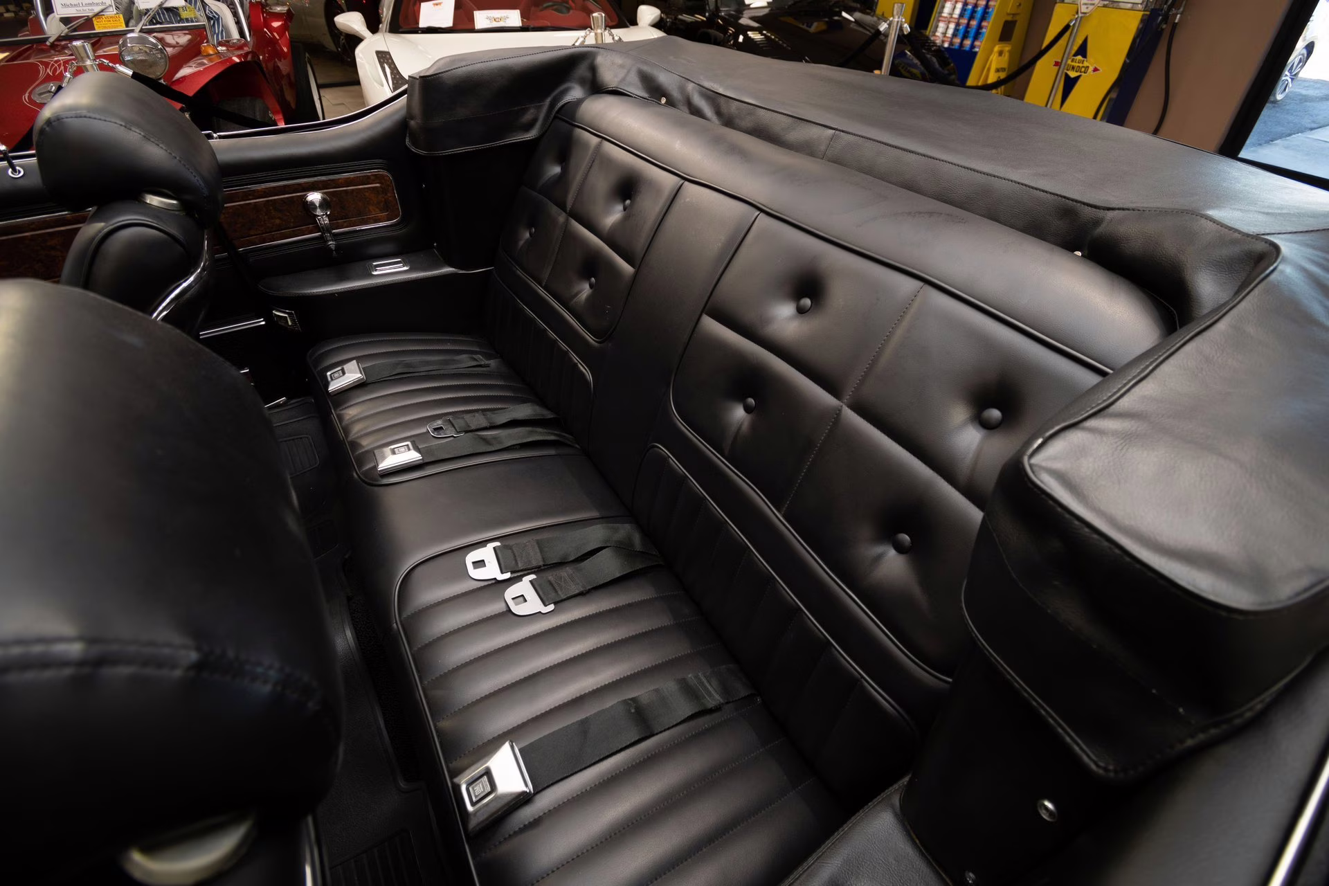 1970 Porcelain White Oldsmobile 442