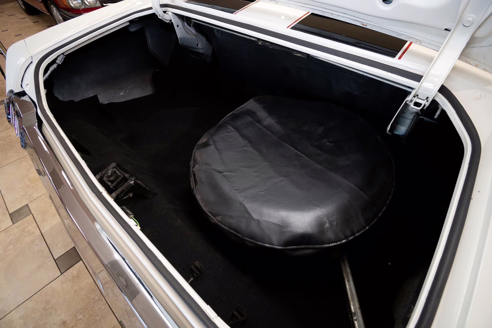 1970 Porcelain White Oldsmobile 442