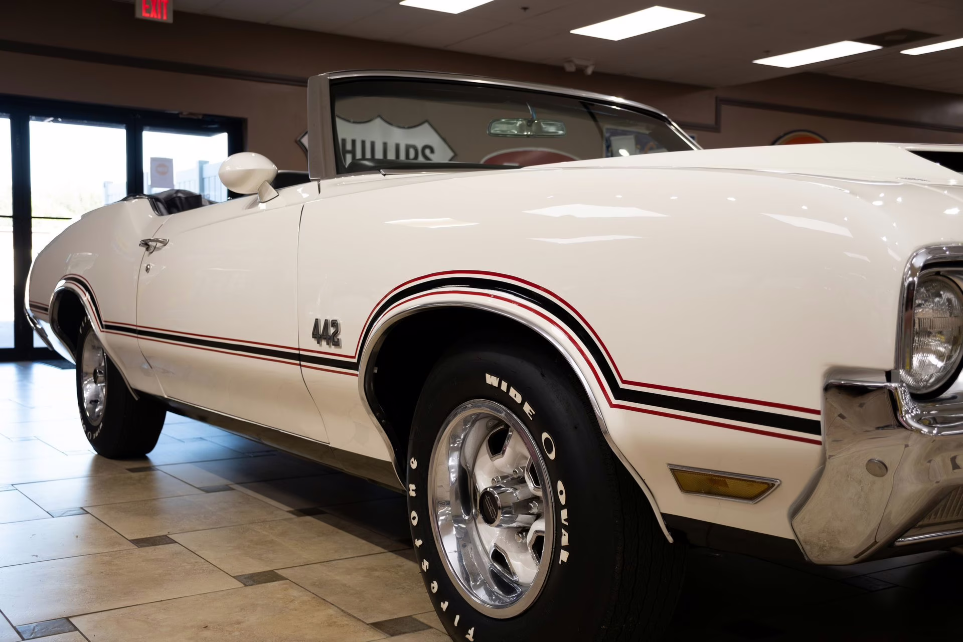 1970 Porcelain White Oldsmobile 442