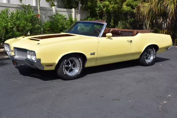 1970 Bamboo Yellow Oldsmobile 442
