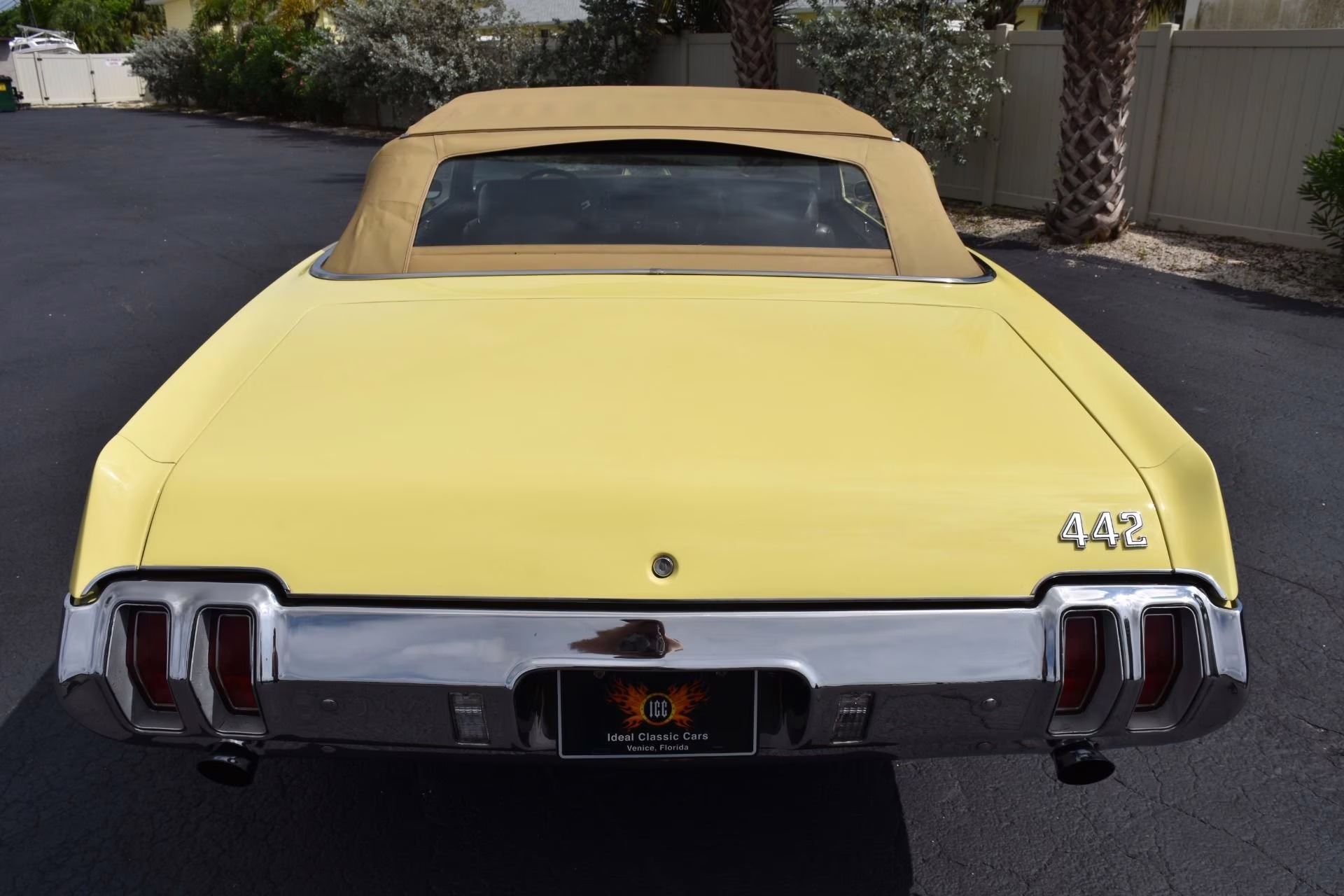 1970 Bamboo Yellow Oldsmobile 442