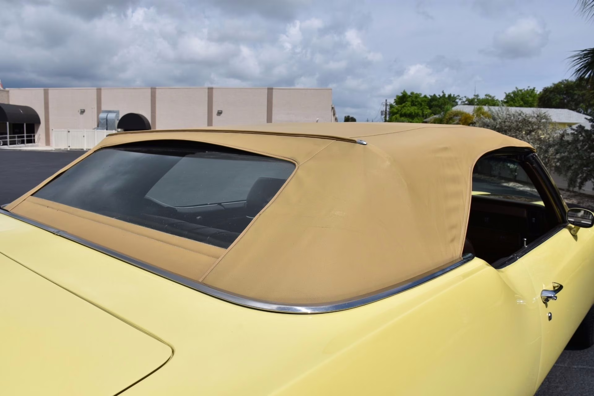 1970 Bamboo Yellow Oldsmobile 442