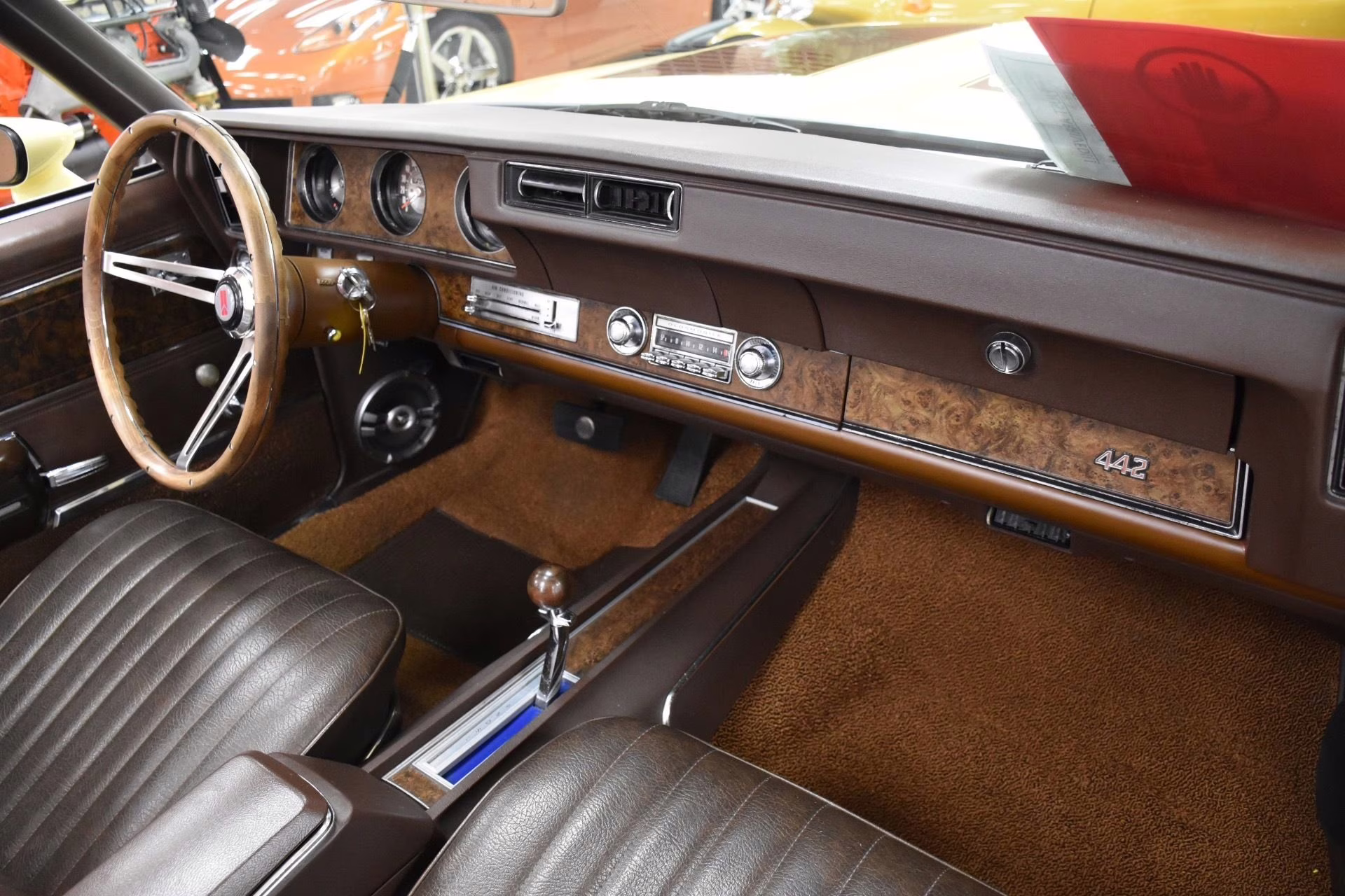 1970 Bamboo Yellow Oldsmobile 442