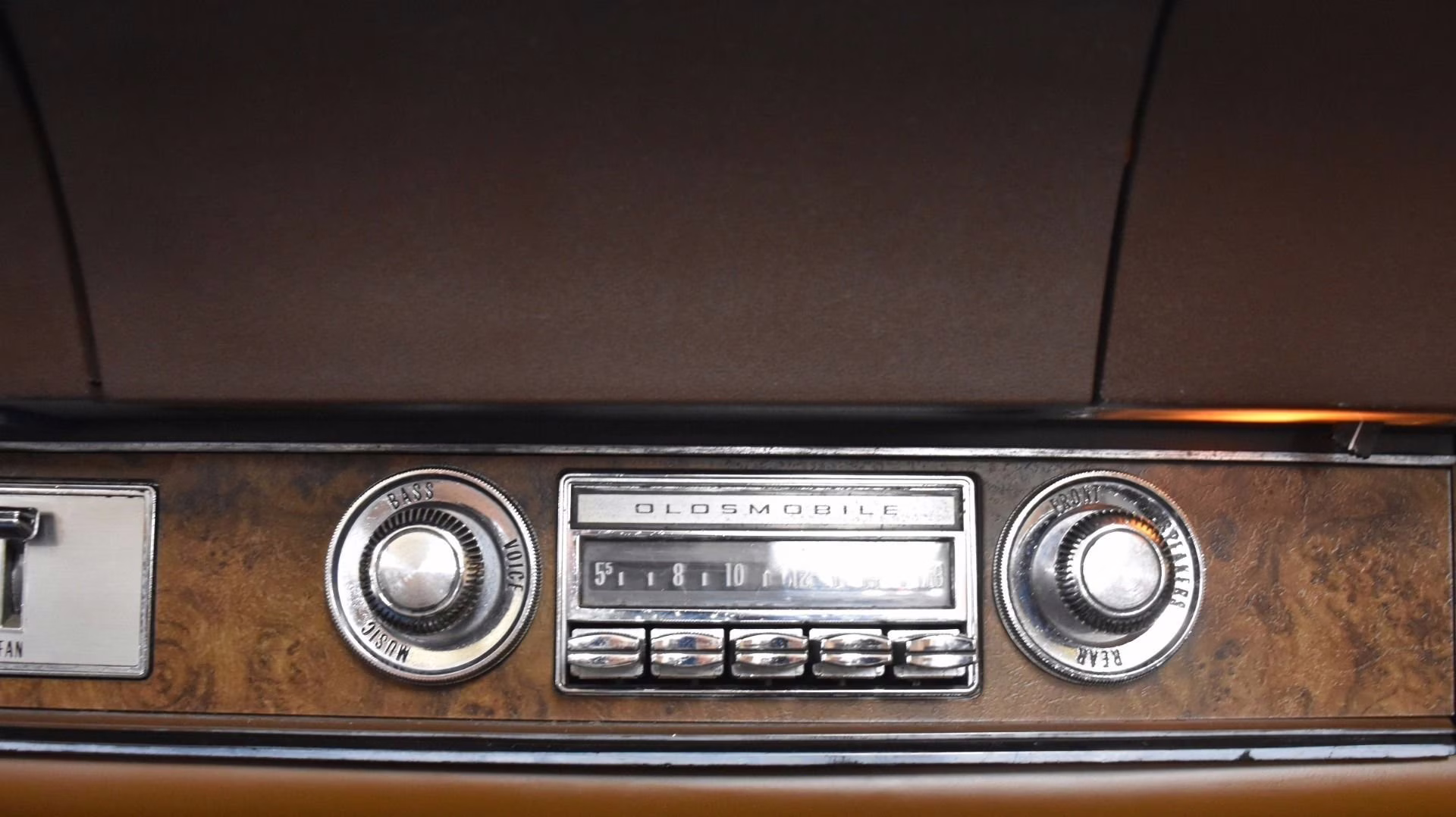 1970 Bamboo Yellow Oldsmobile 442