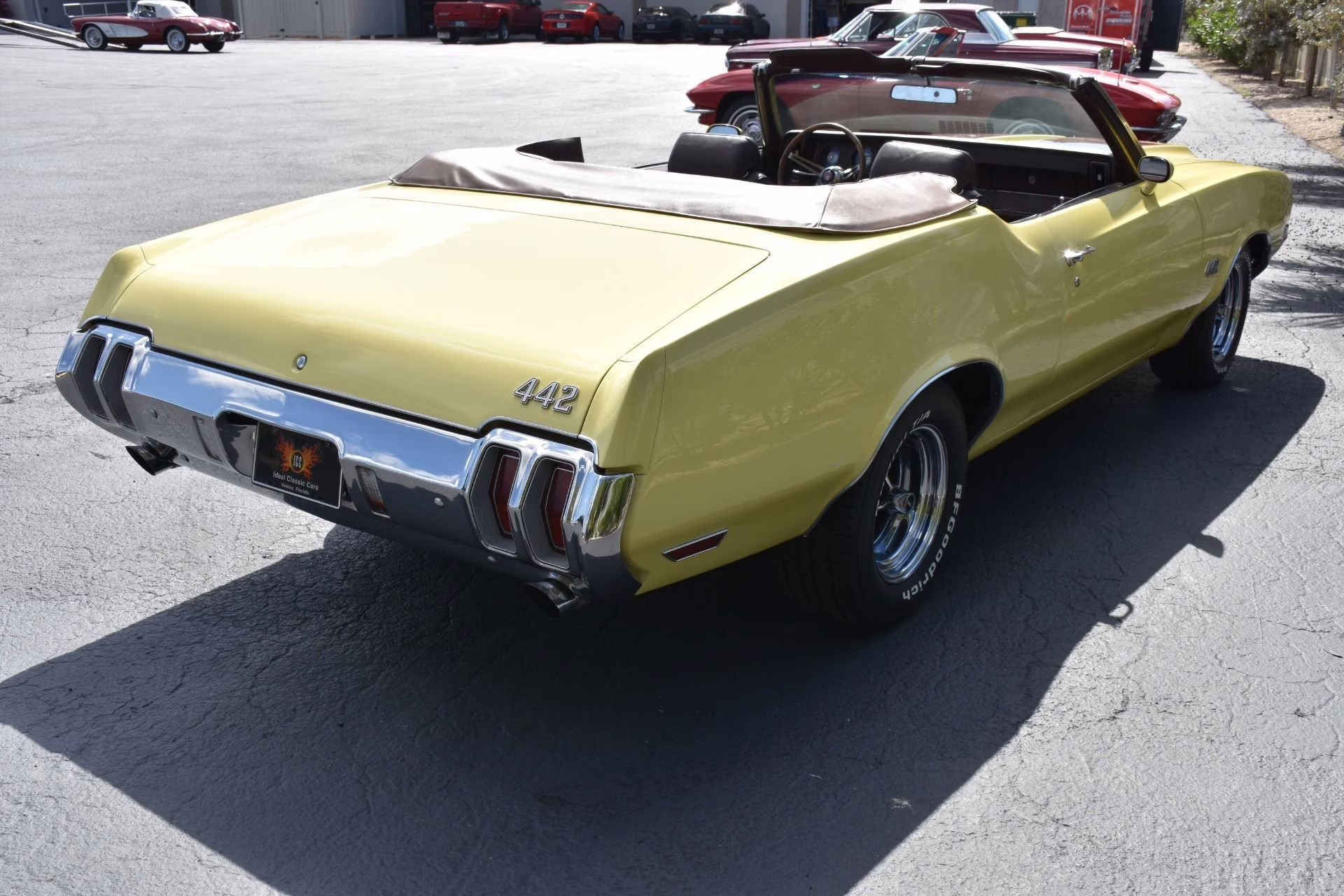 1970 Bamboo Yellow Oldsmobile 442