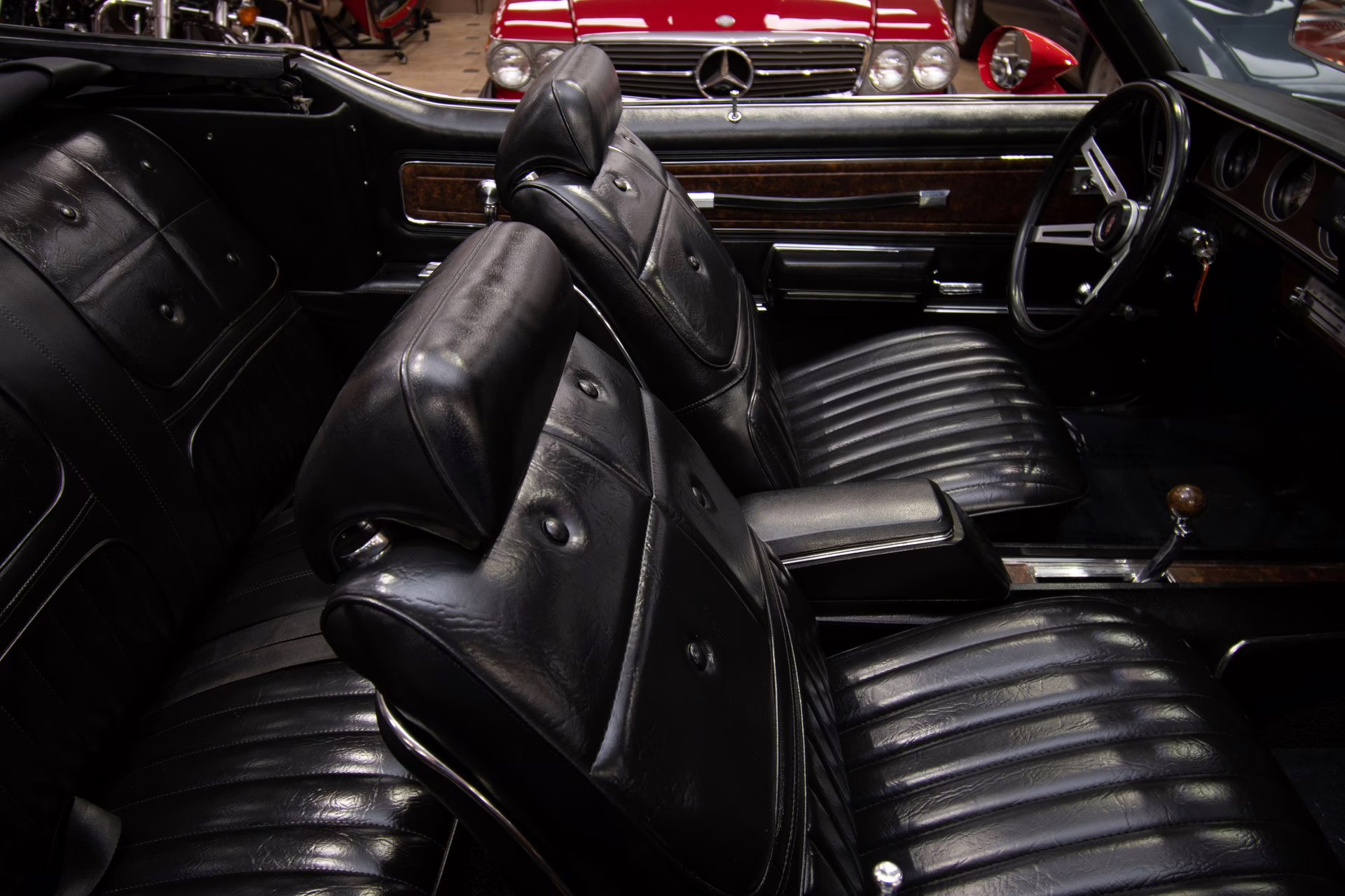 1970 Red Oldsmobile 442