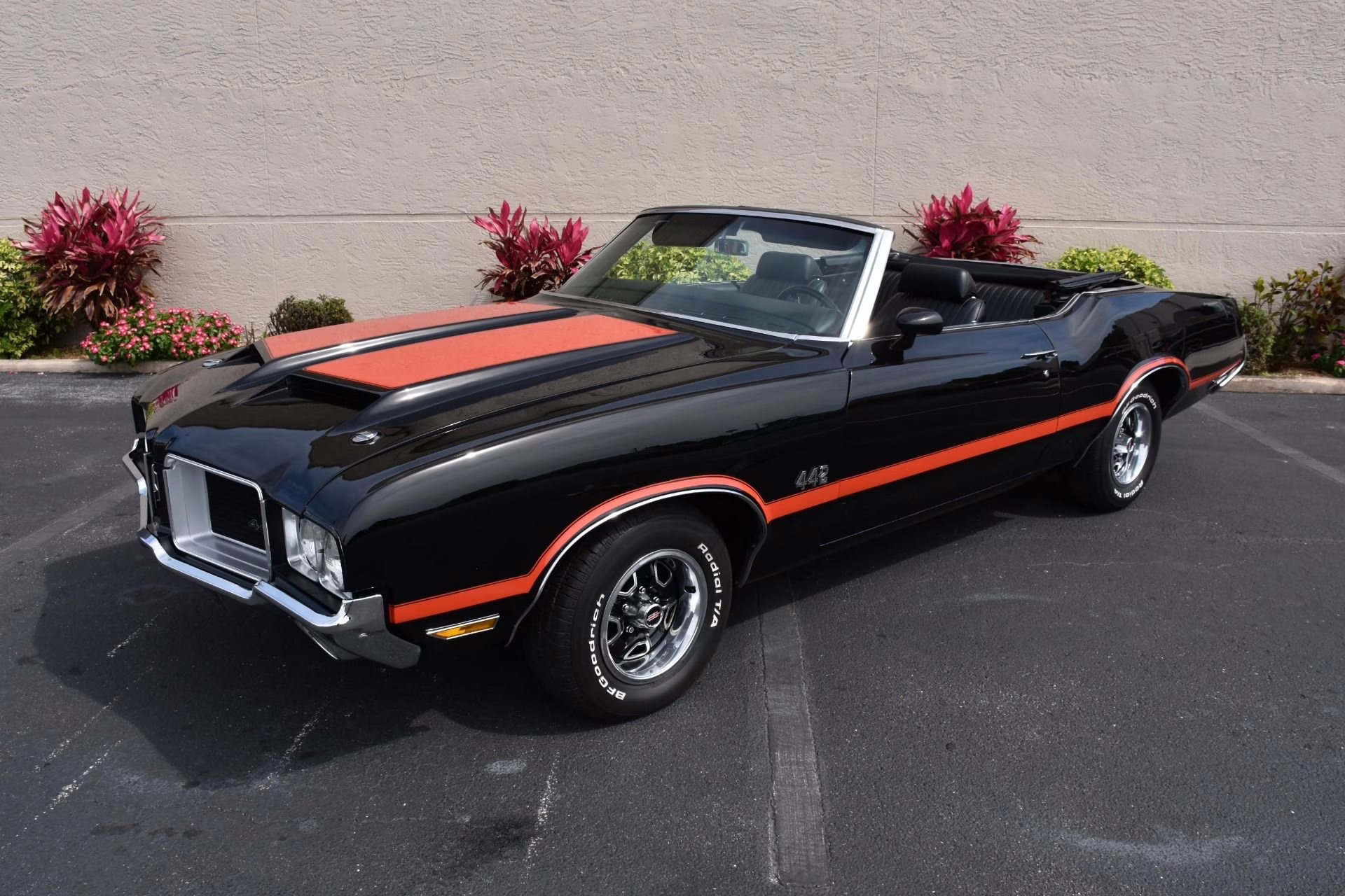 1971 Ebony Black w/ Red Stripes Oldsmobile 442