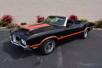 1971 Ebony Black w/ Red Stripes Oldsmobile 442