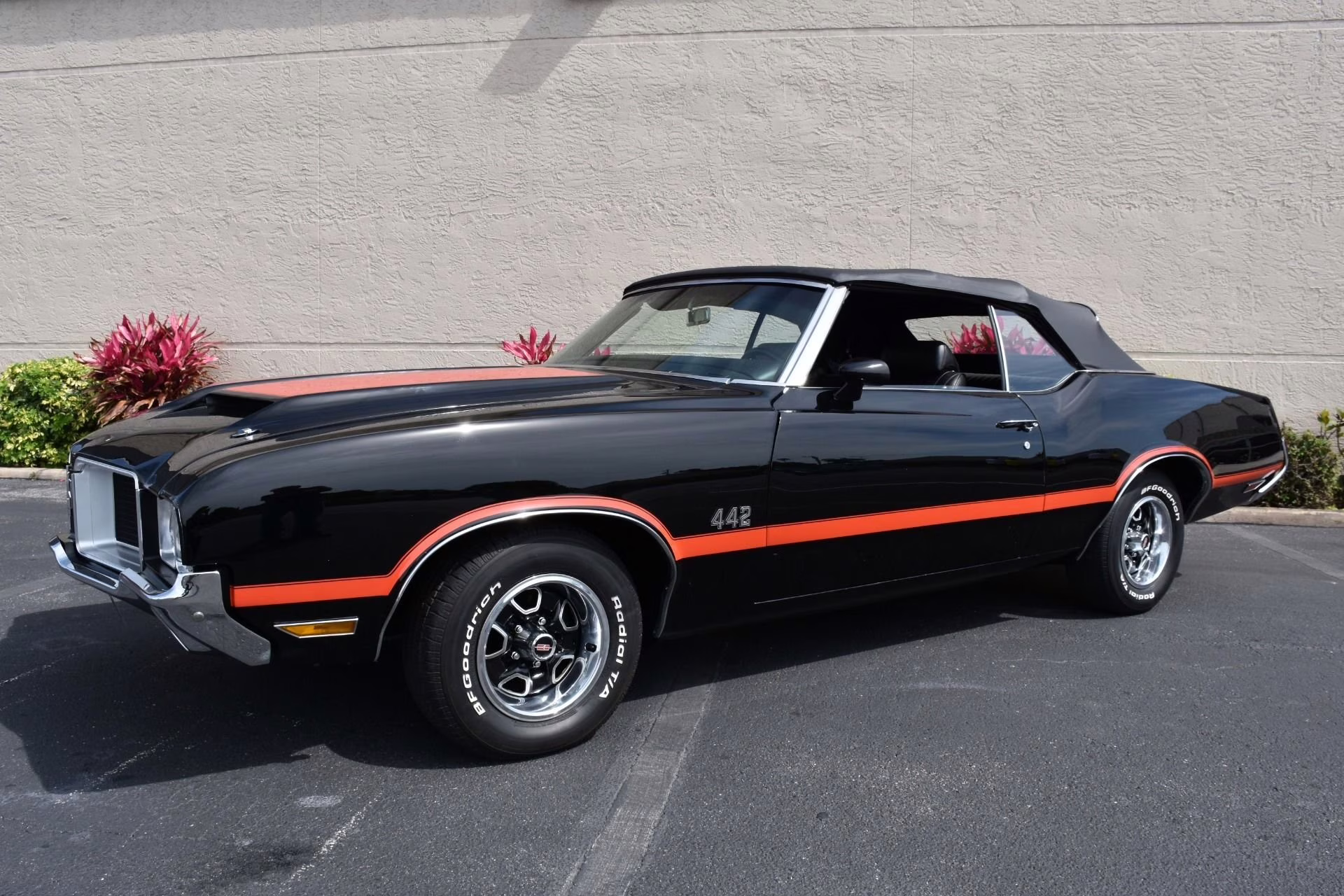 1971 Ebony Black w/ Red Stripes Oldsmobile 442