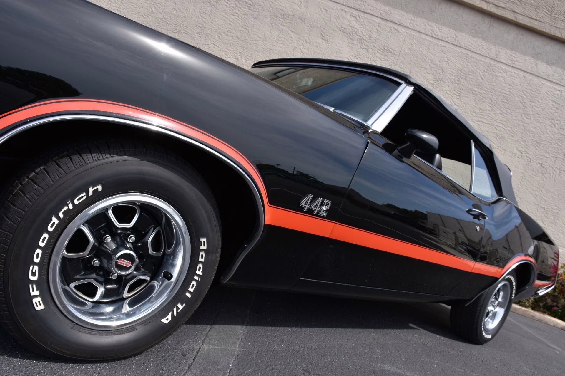 1971 Ebony Black w/ Red Stripes Oldsmobile 442