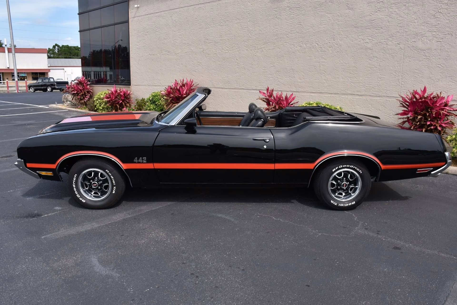 1971 Ebony Black w/ Red Stripes Oldsmobile 442