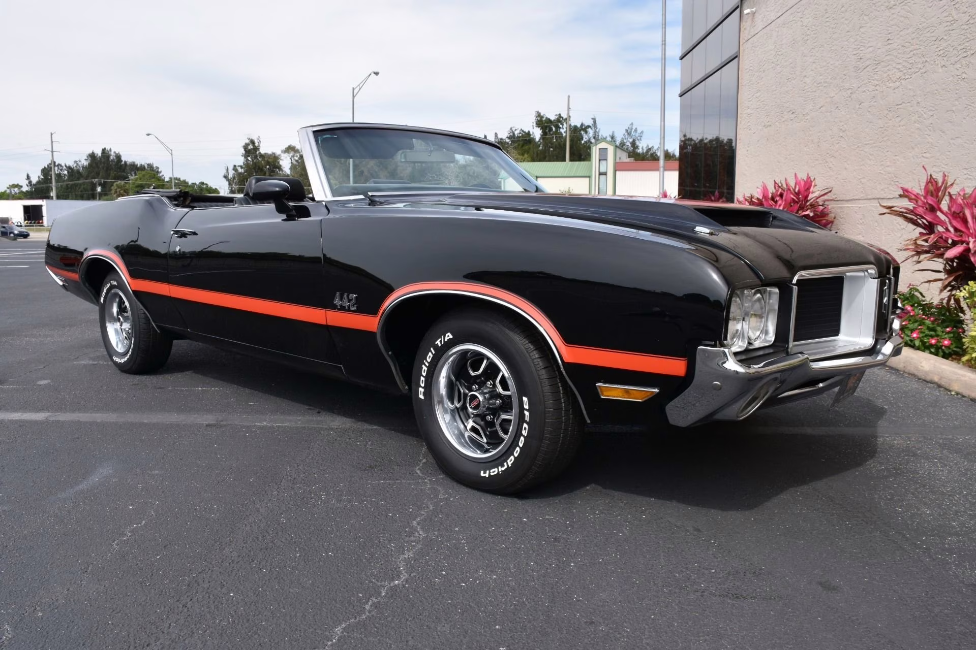 1971 Ebony Black w/ Red Stripes Oldsmobile 442