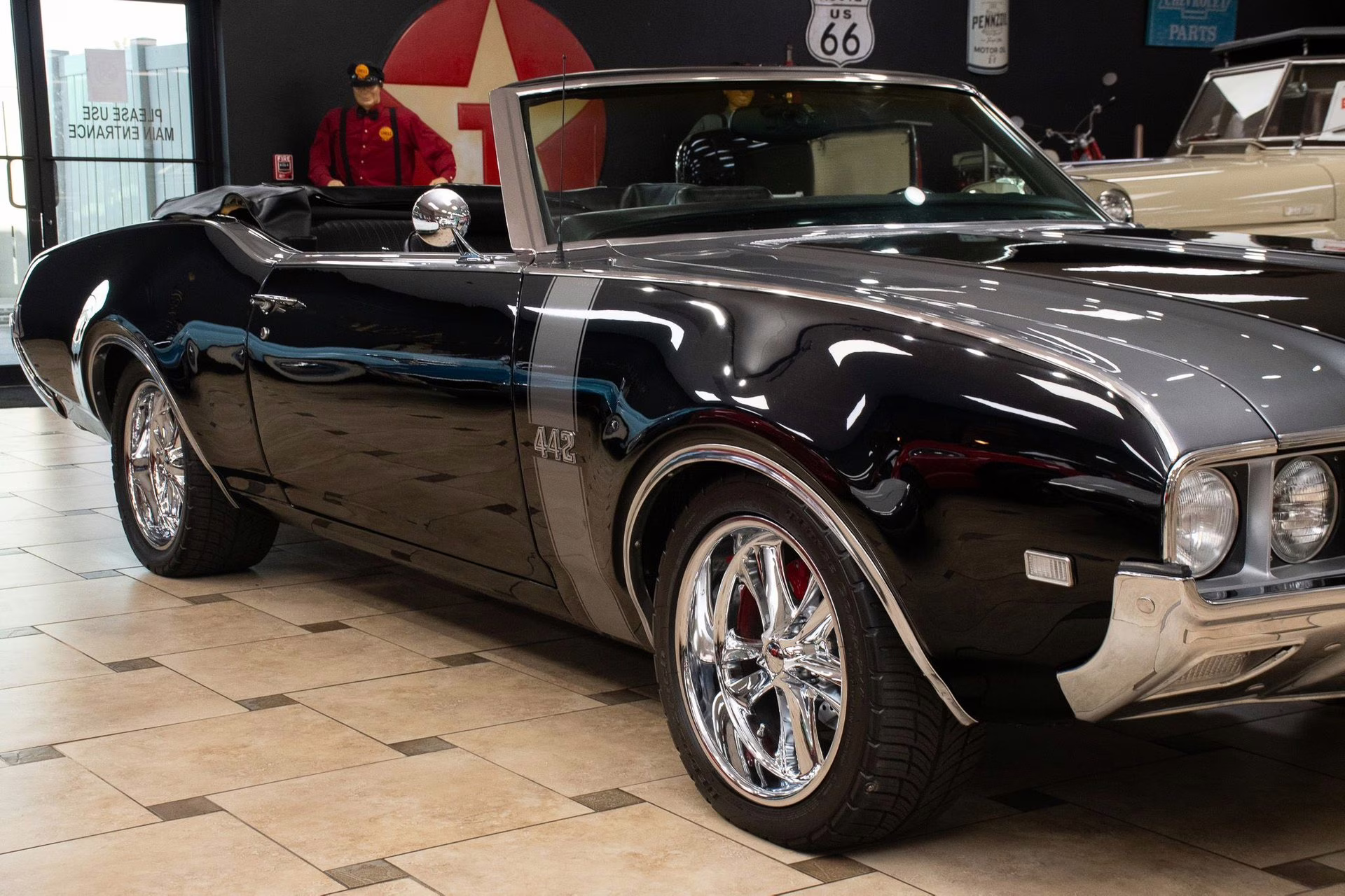 1969 Black &amp; Silver Oldsmobile 442