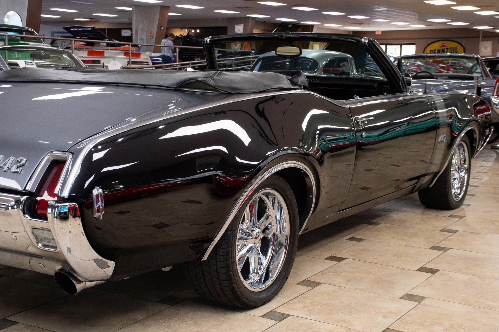 1969 Black &amp; Silver Oldsmobile 442
