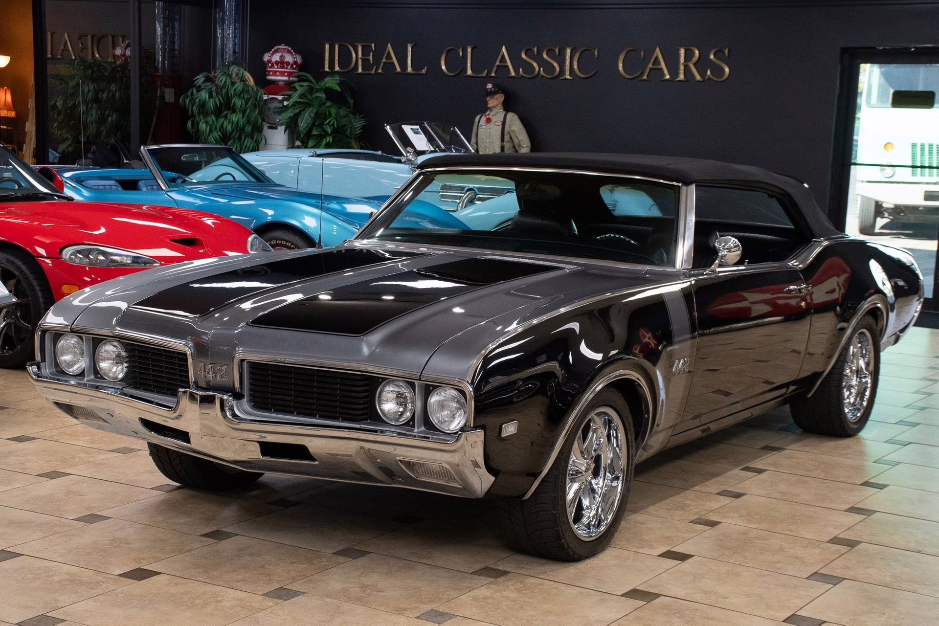 1969 Black &amp; Silver Oldsmobile 442