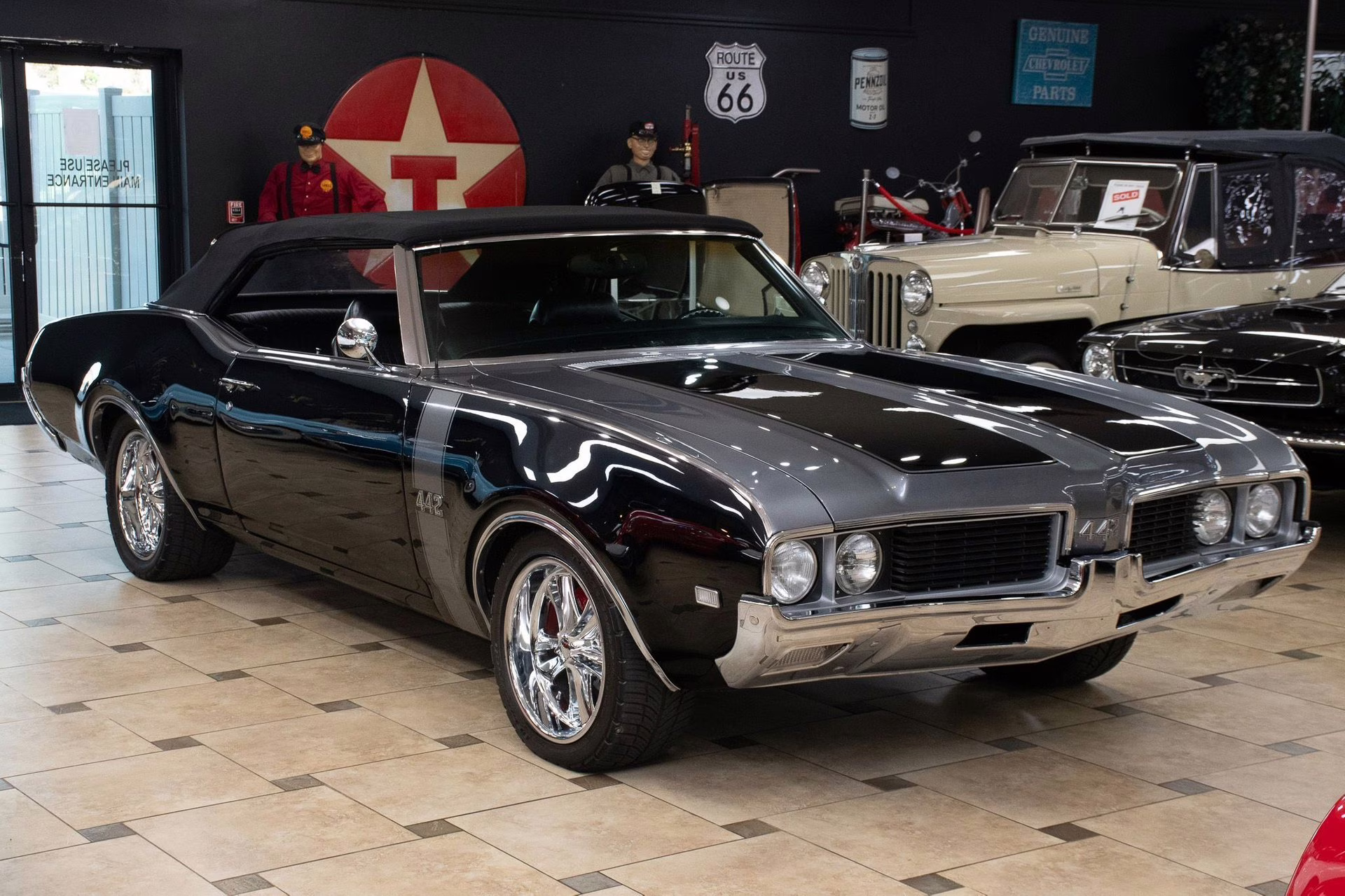 1969 Black &amp; Silver Oldsmobile 442