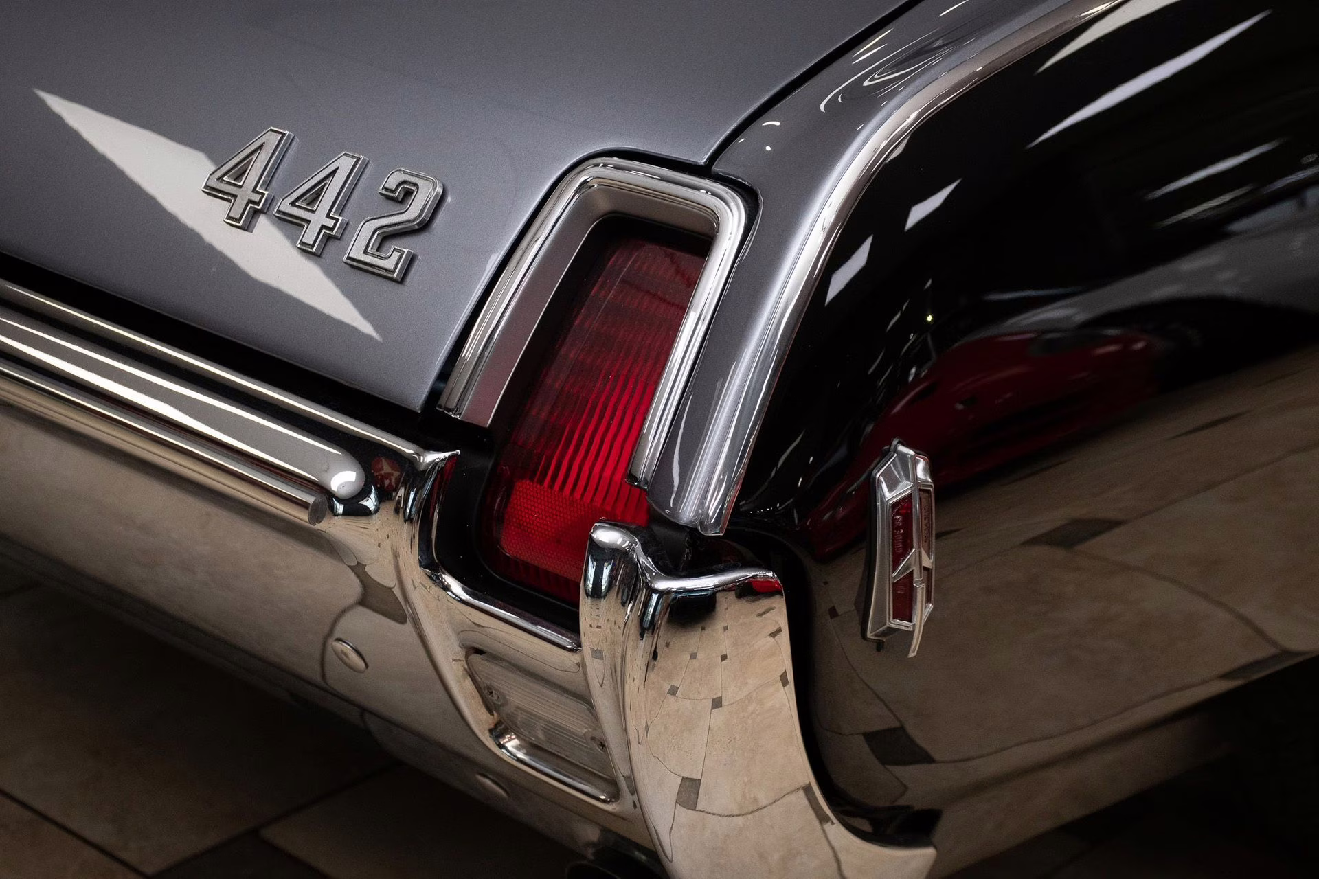 1969 Black &amp; Silver Oldsmobile 442