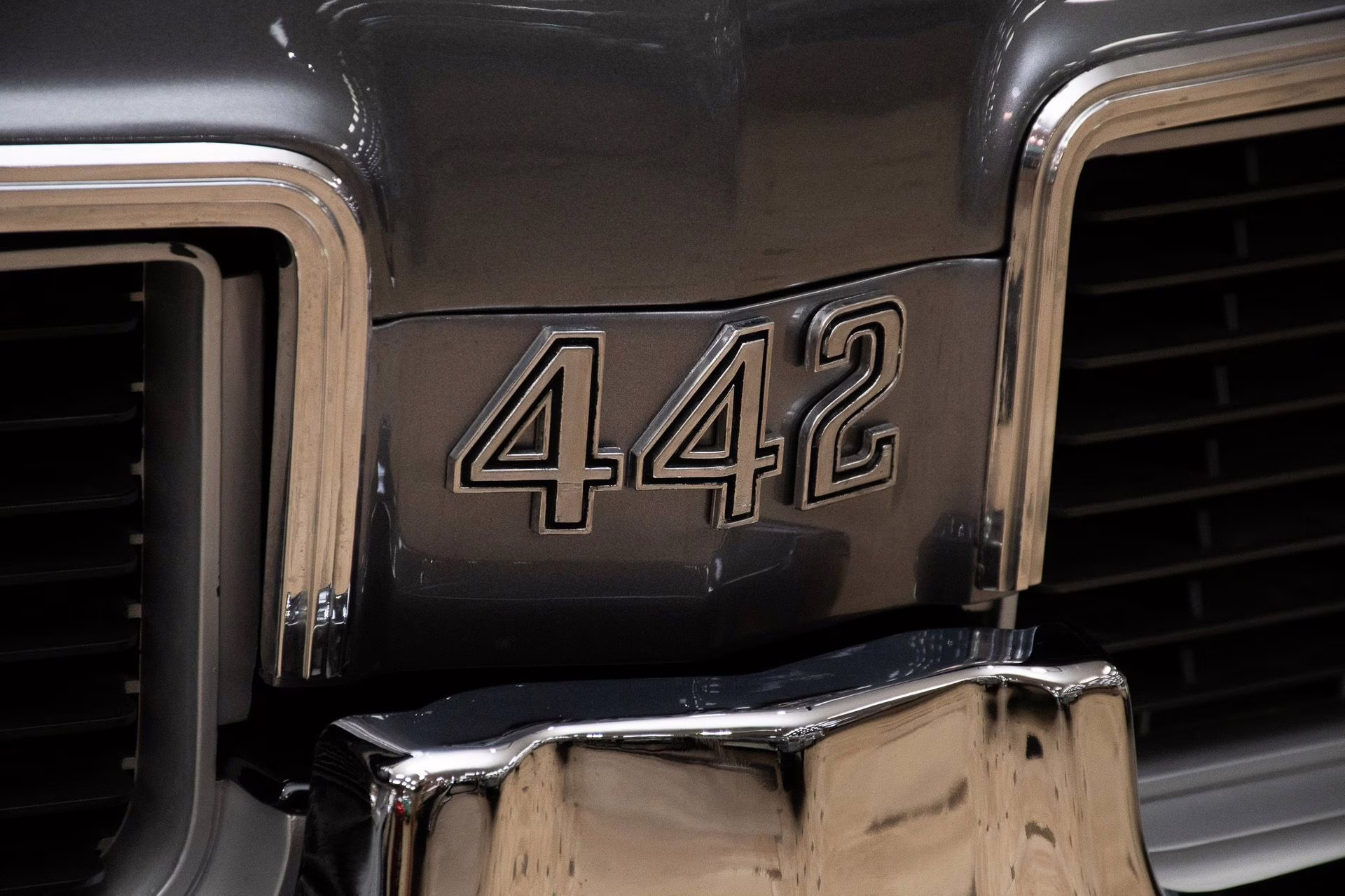 1969 Black &amp; Silver Oldsmobile 442