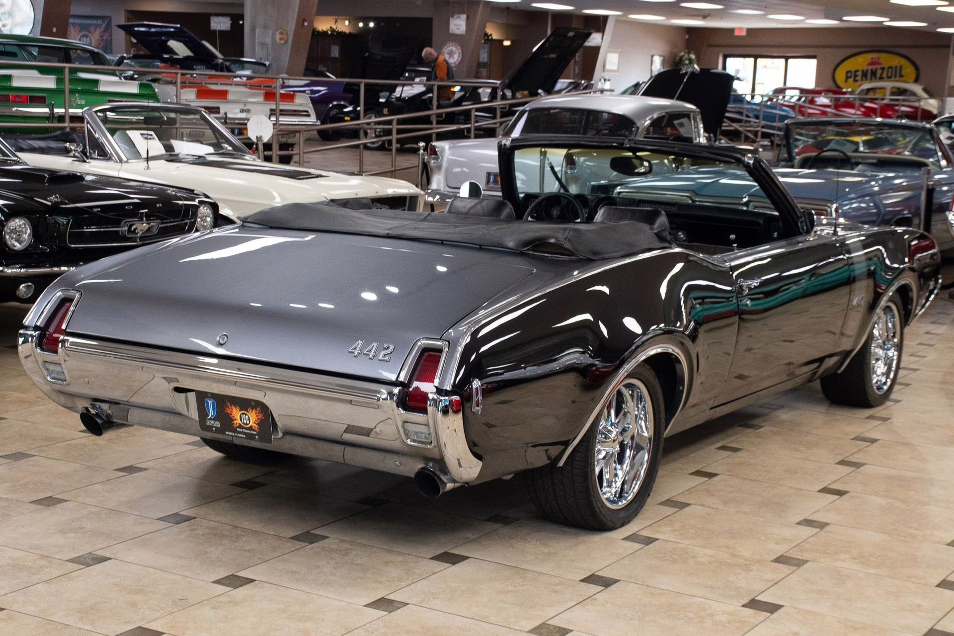 1969 Black &amp; Silver Oldsmobile 442