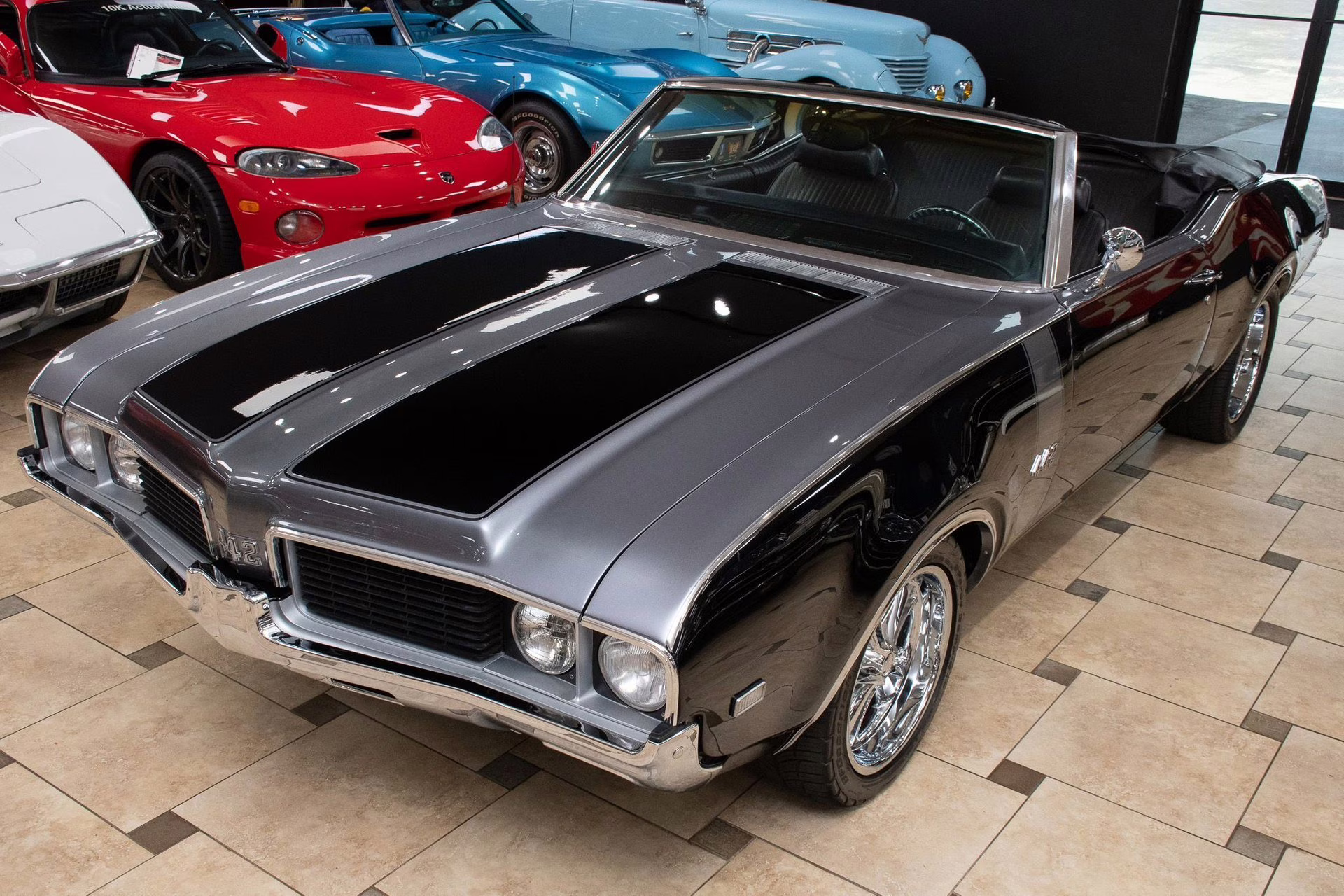 1969 Black &amp; Silver Oldsmobile 442