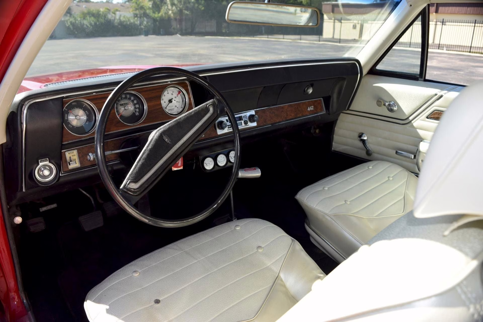 1970 Red Oldsmobile 442 Coupe