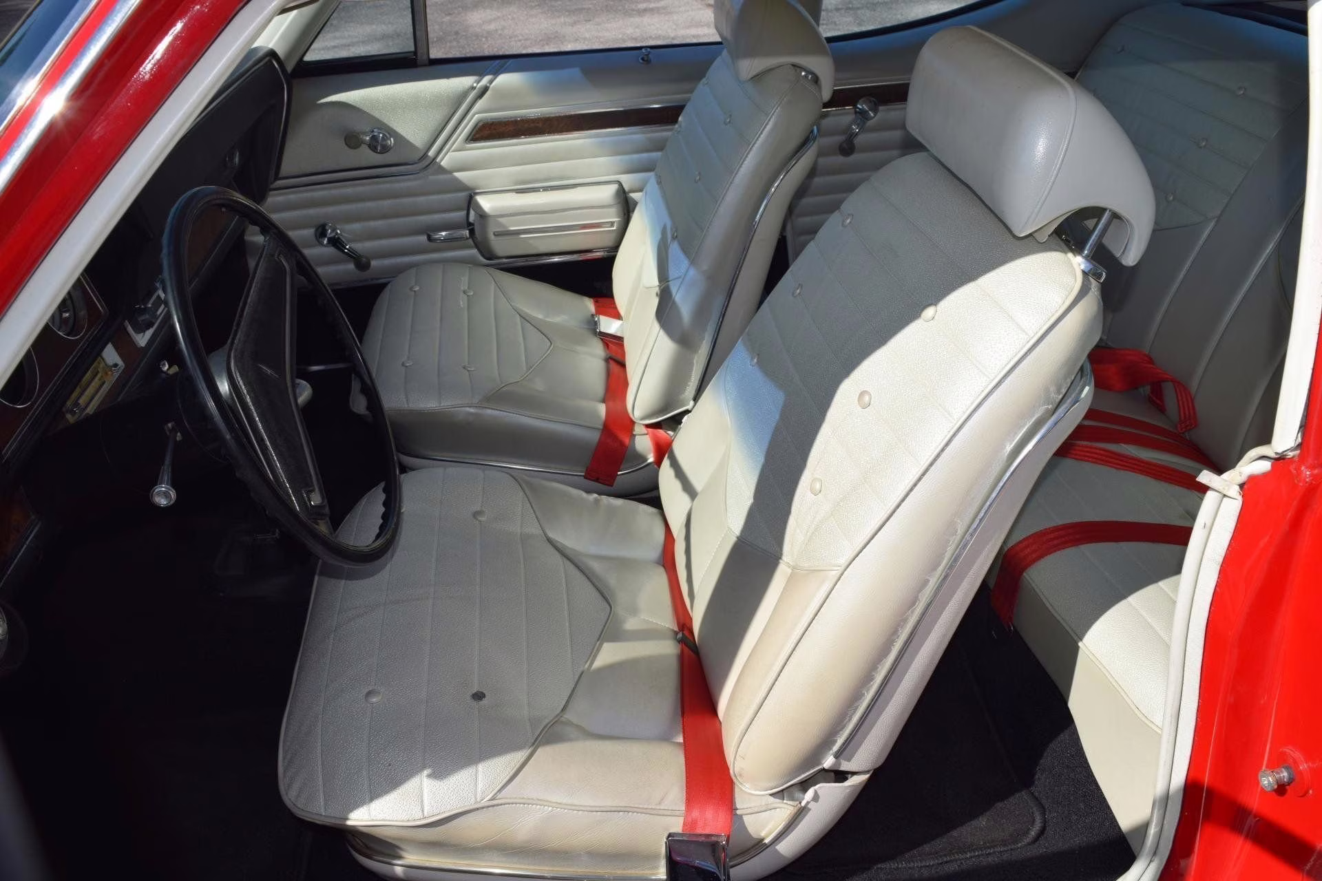 1970 Red Oldsmobile 442 Coupe