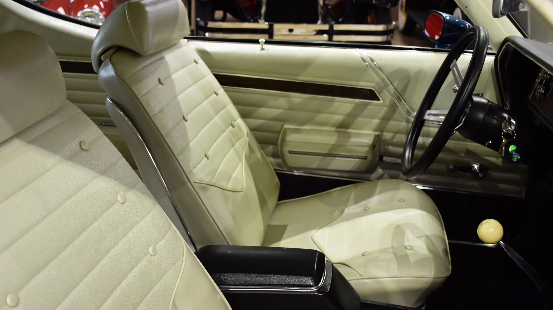 1970 Blue &amp; White Oldsmobile 442