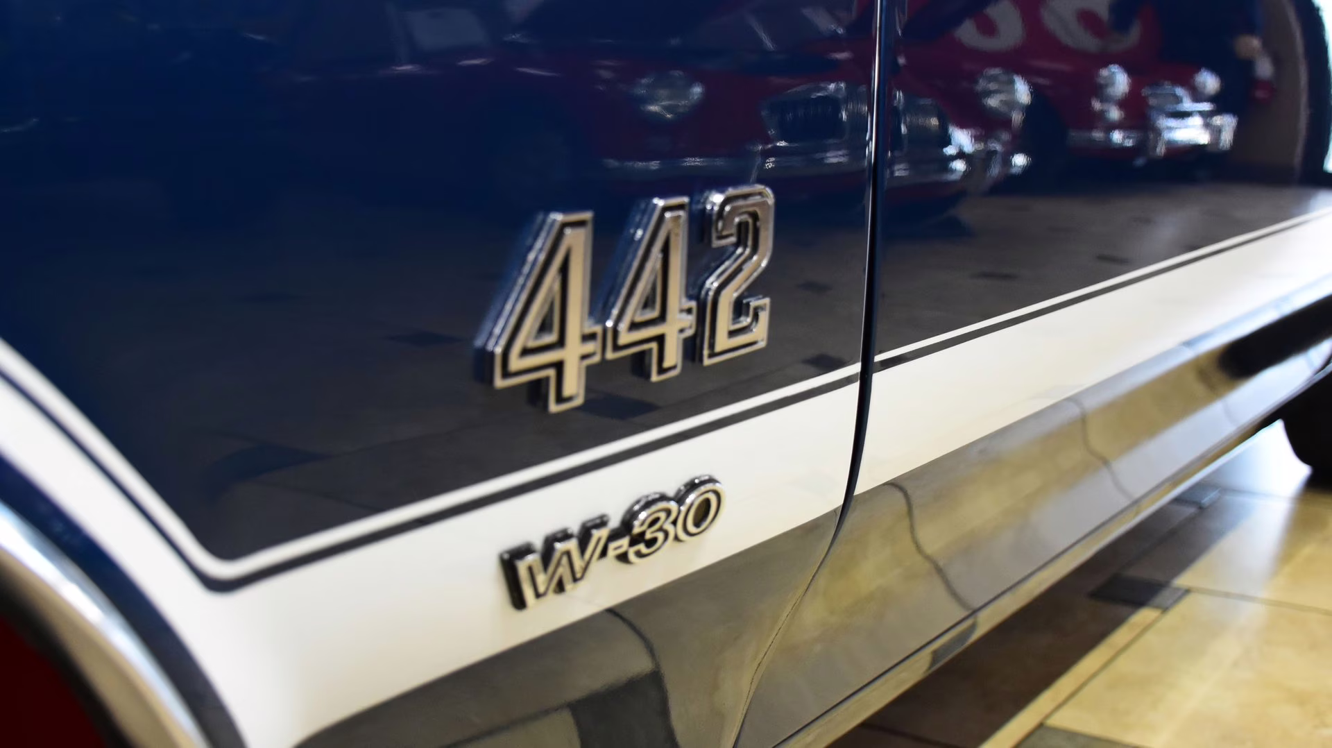 1970 Blue &amp; White Oldsmobile 442