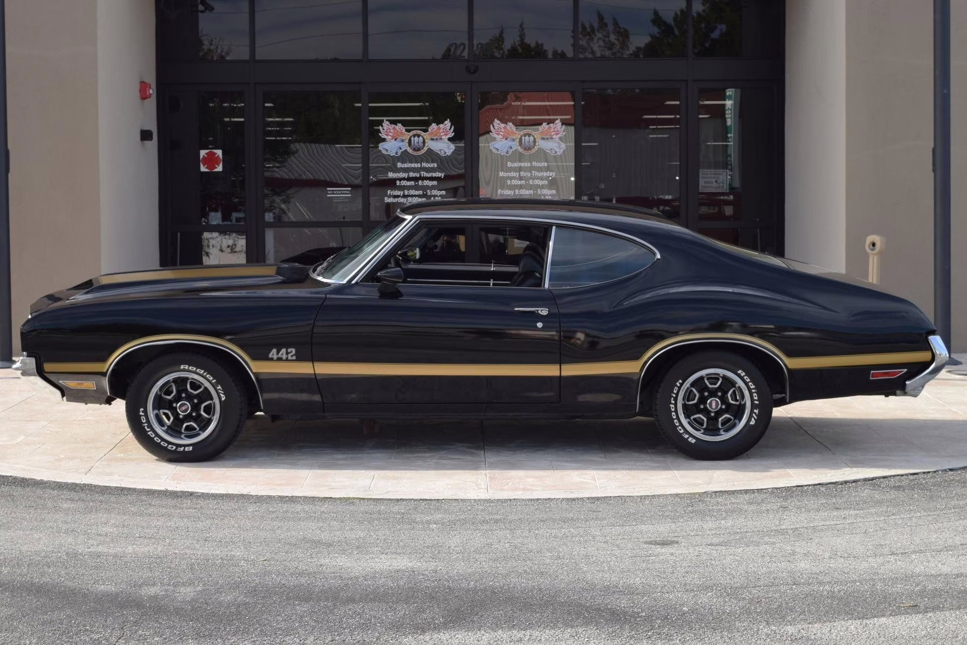 1971 Black Oldsmobile 442