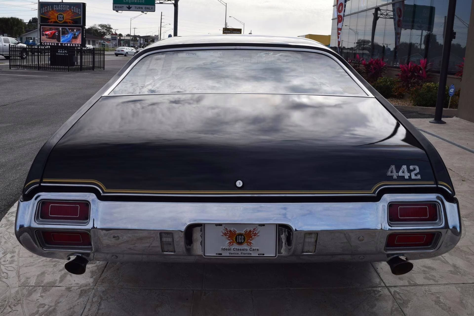 1971 Black Oldsmobile 442
