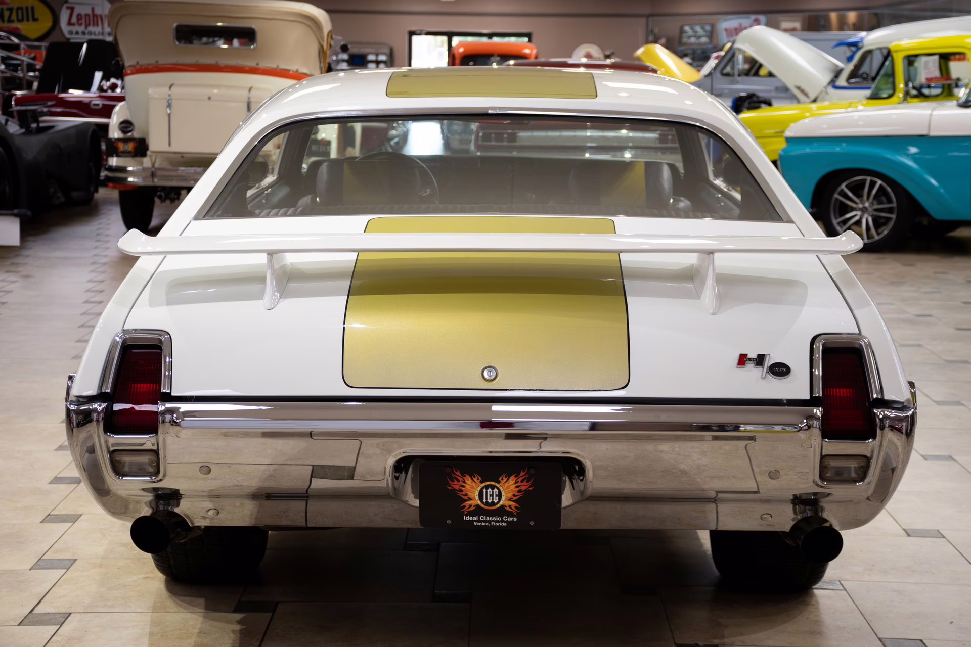 1969 Cameo White/Firefrost Gold Oldsmobile 442