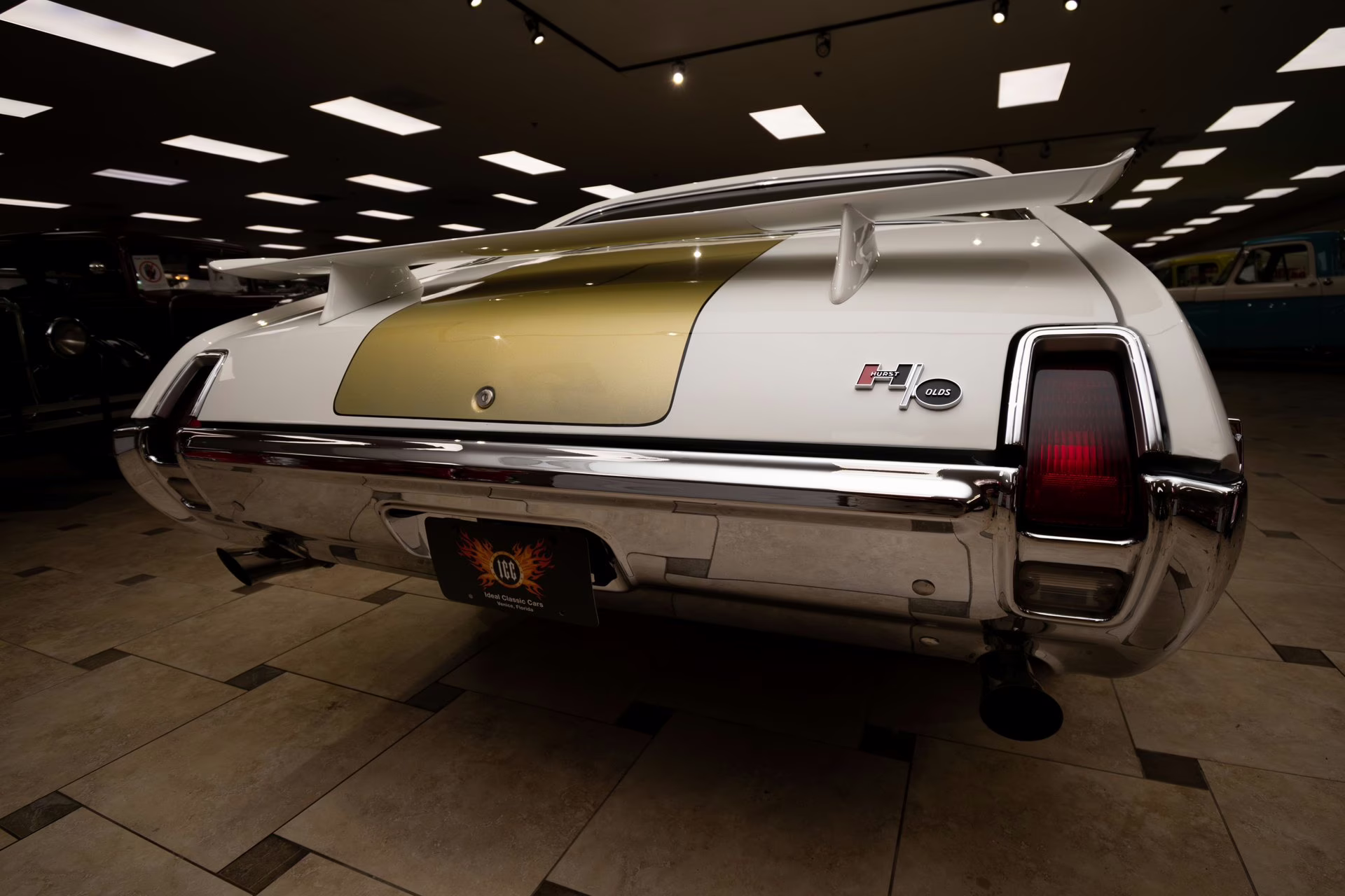 1969 Cameo White/Firefrost Gold Oldsmobile 442