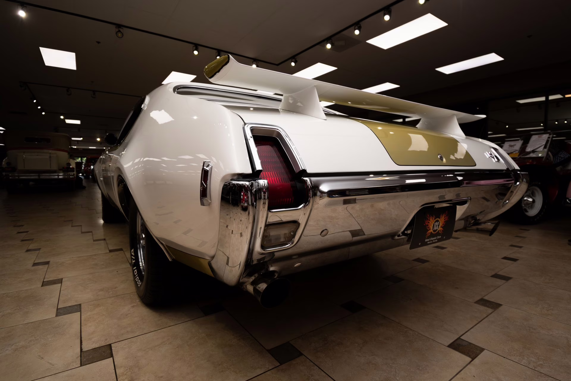 1969 Cameo White/Firefrost Gold Oldsmobile 442