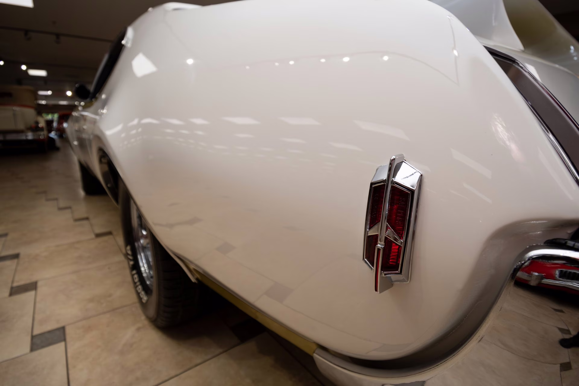 1969 Cameo White/Firefrost Gold Oldsmobile 442