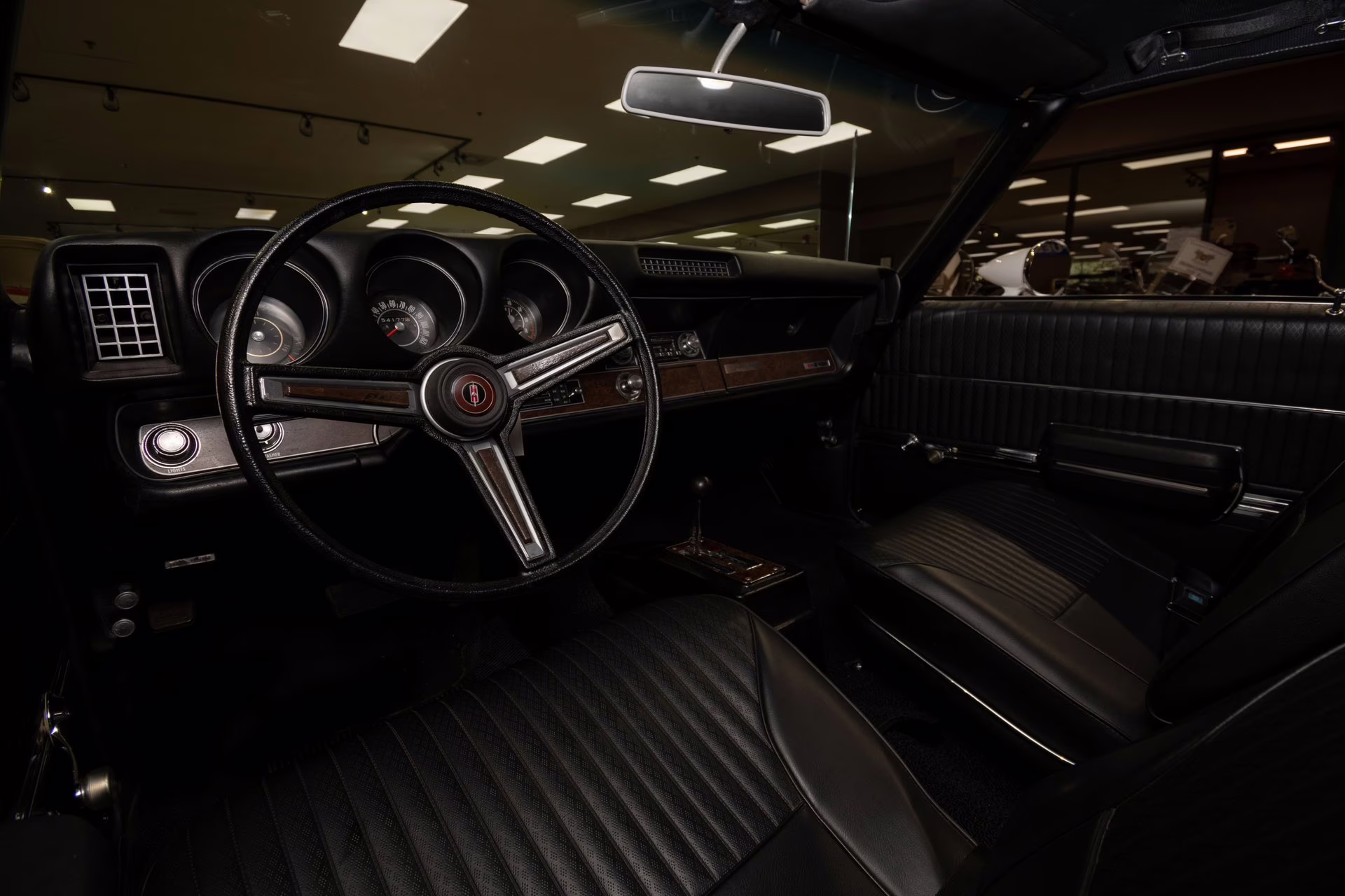 1969 Cameo White/Firefrost Gold Oldsmobile 442