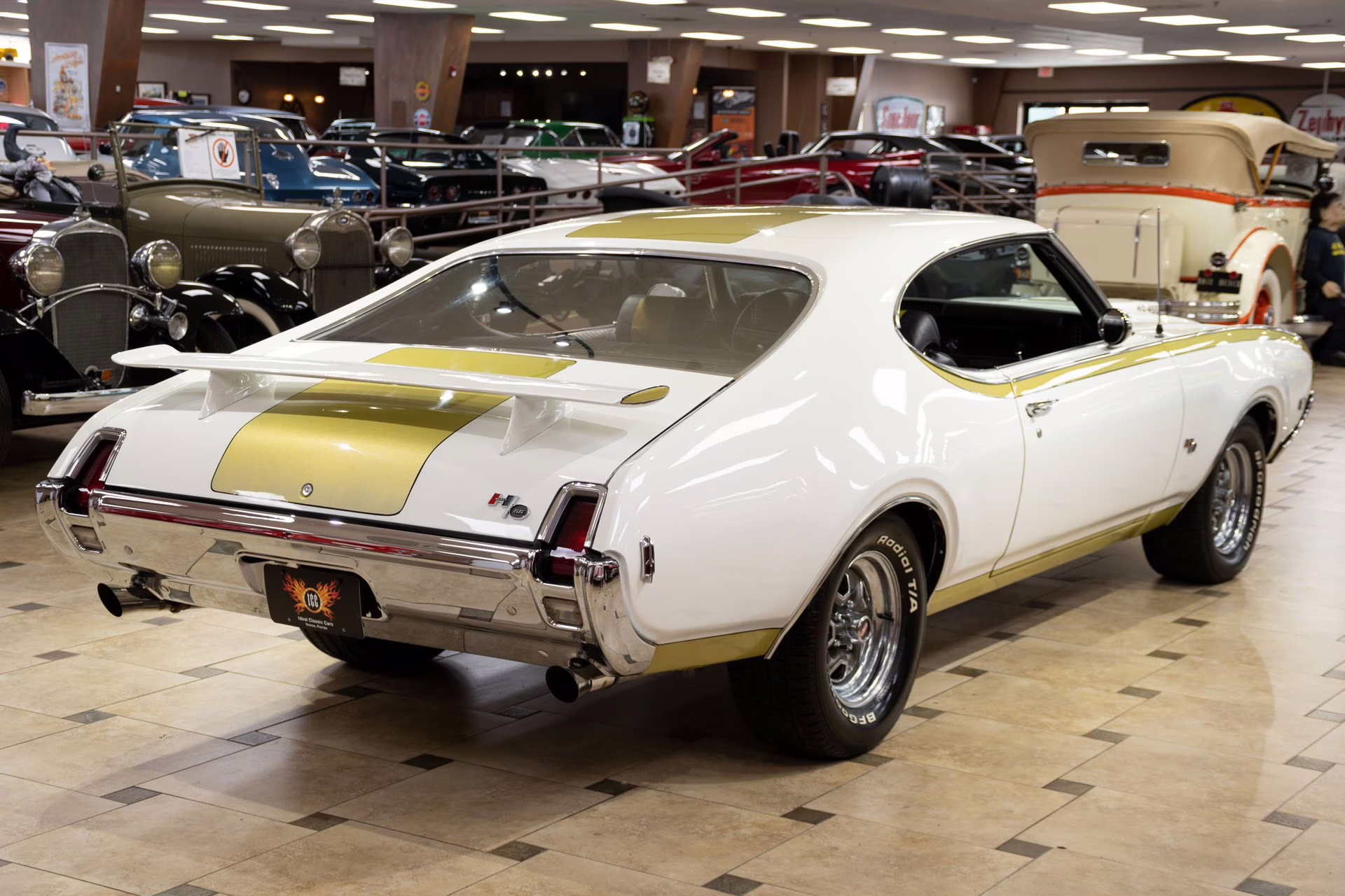 1969 Cameo White/Firefrost Gold Oldsmobile 442