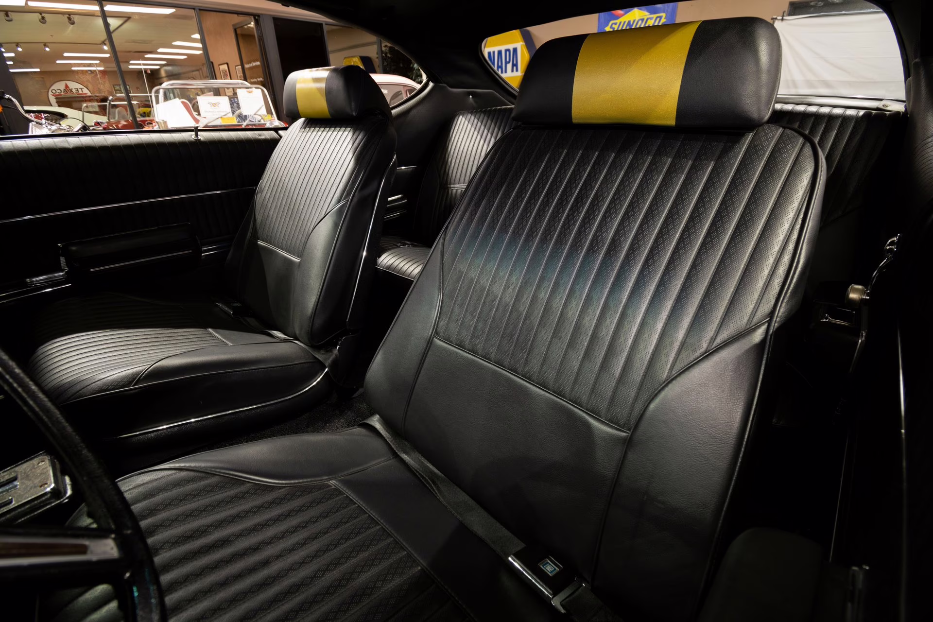 1969 Cameo White/Firefrost Gold Oldsmobile 442